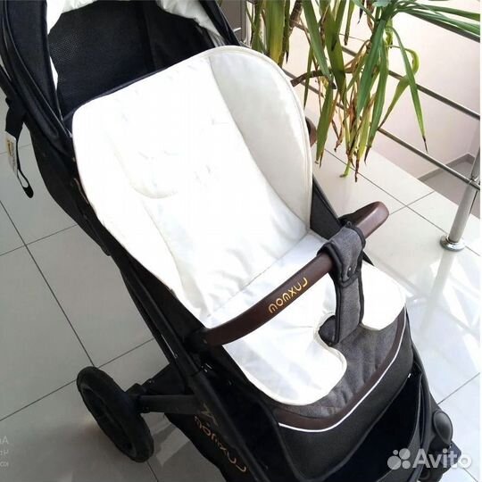 Коляска прогулочная новая
