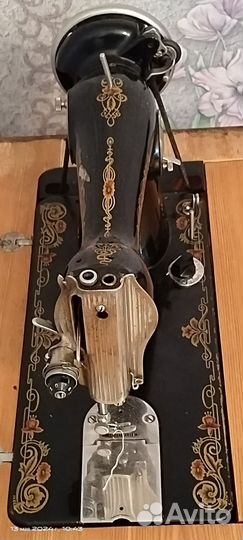 Швейная ножная машинка из СССР