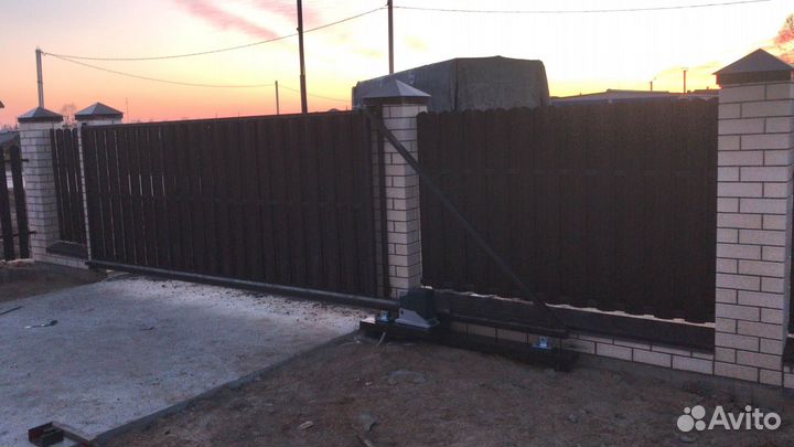 Откатные ворота на сваях