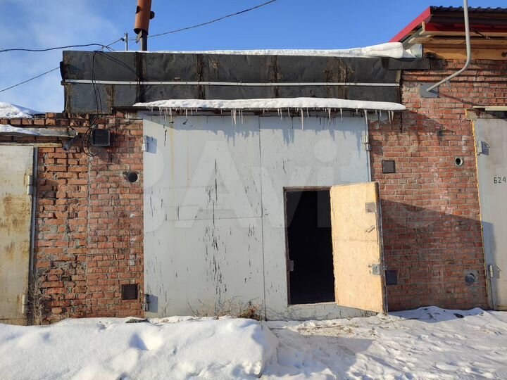 Гараж, > 30 м²