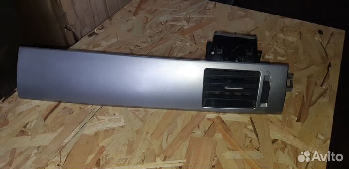 Nissan Tiida c11 дефлектор салона правый