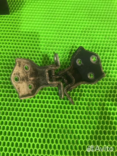 Петля двери передняя правая Hyundai matrix