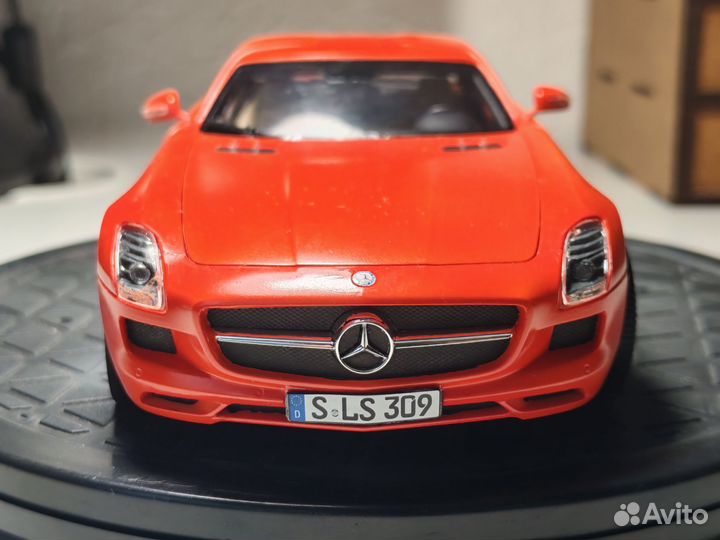 Модель автомобиля mercedes SLS AMG 1/24