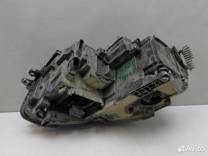 Фара правая Volkswagen Tiguan