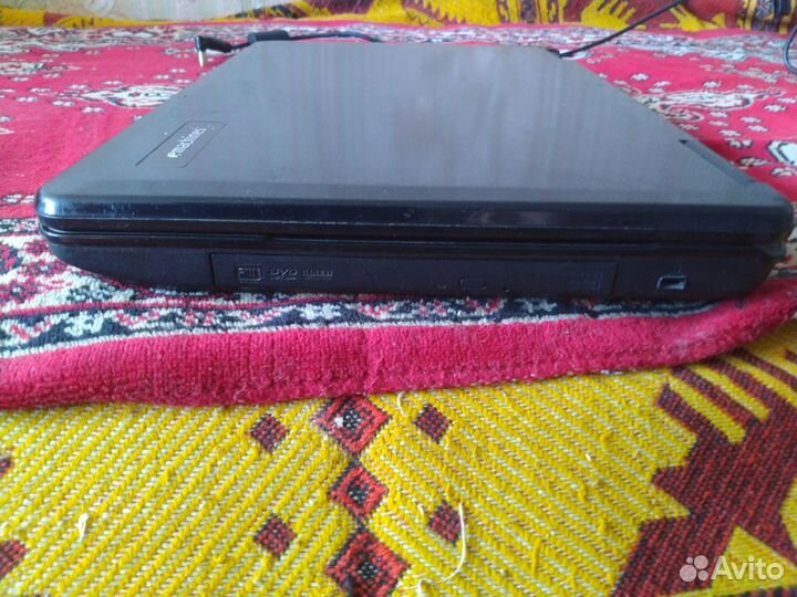 Ноутбук eMachines E725