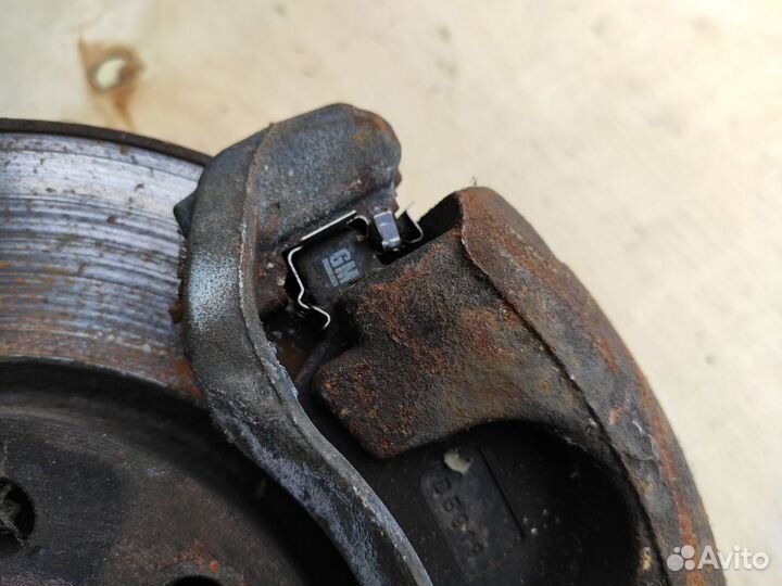 Кулак поворотный в сборе на Opel Corsa D