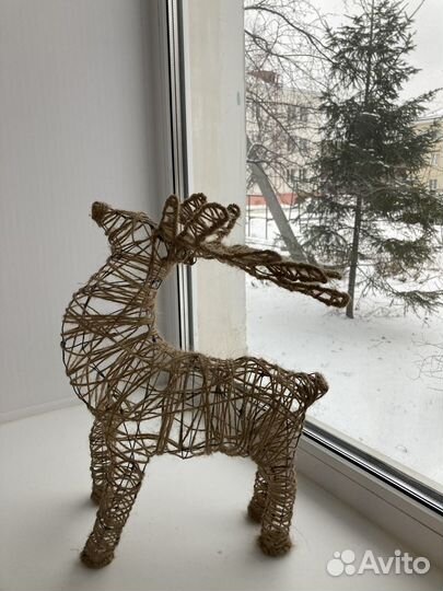 Олень из проволоки