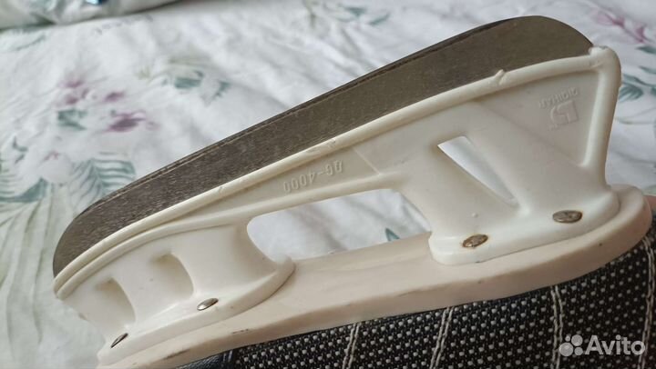 Коньки хоккейные RGX-950. Размер 32