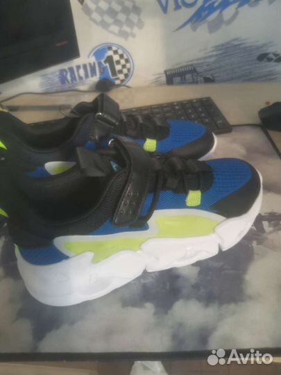 Кроссовки детские новые 36 размер