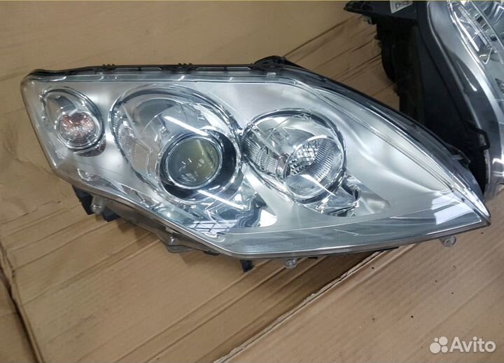 Renault laguna III фары передние правая и левая
