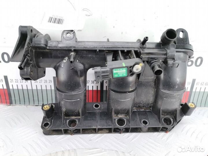 Впускной коллектор Dacia Logan 2 2014 140039944R