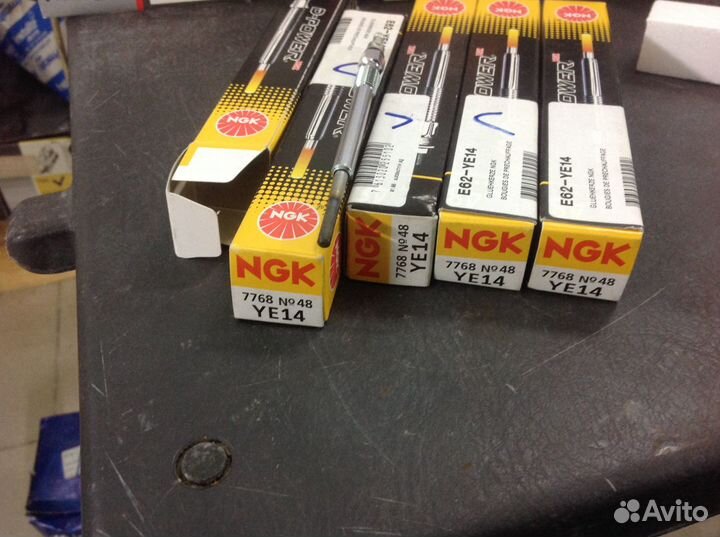 Свечи накаливания на audi A4 B7,A6C6.2,0см