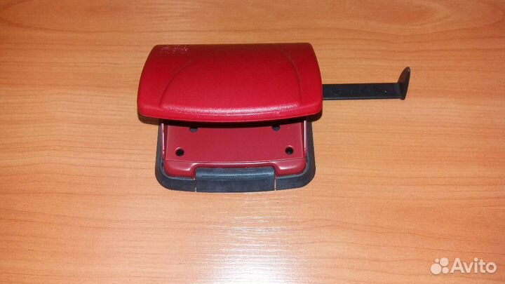 Дырокол SAX 325