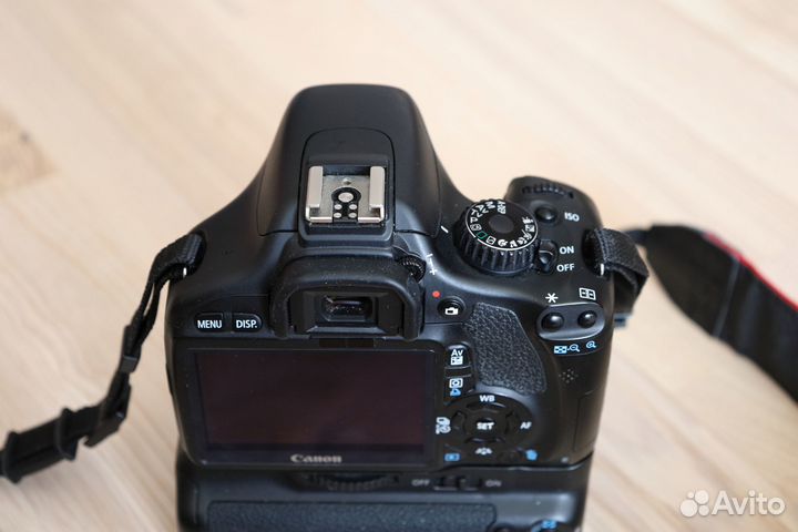 Canon EOS 550D + BG-E8