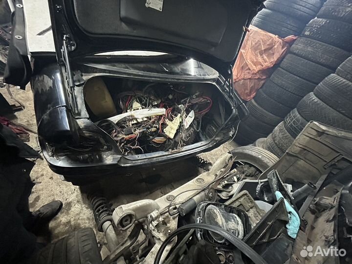 Задняя панель,планка bmw e39