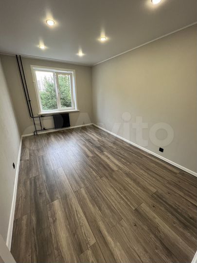 2-к. квартира, 55 м², 1/10 эт.