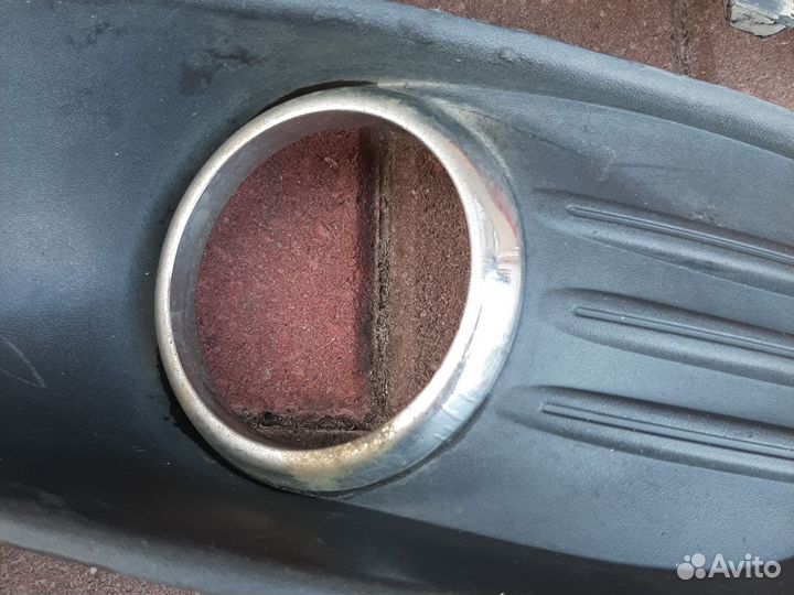 Накладка противотуманной фары Ford Focus 2