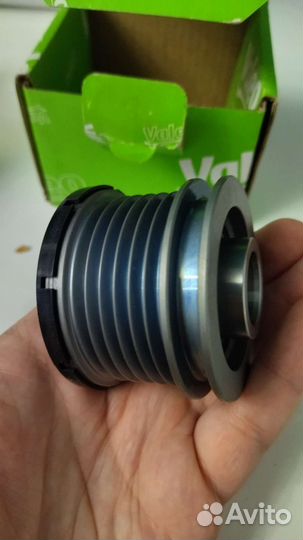 Шкив генератора /обгонная муфта Valeo 588048 новая