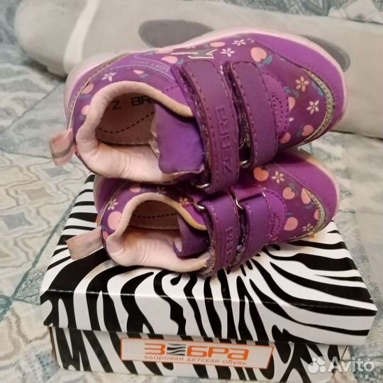 Кроссовки для девочки