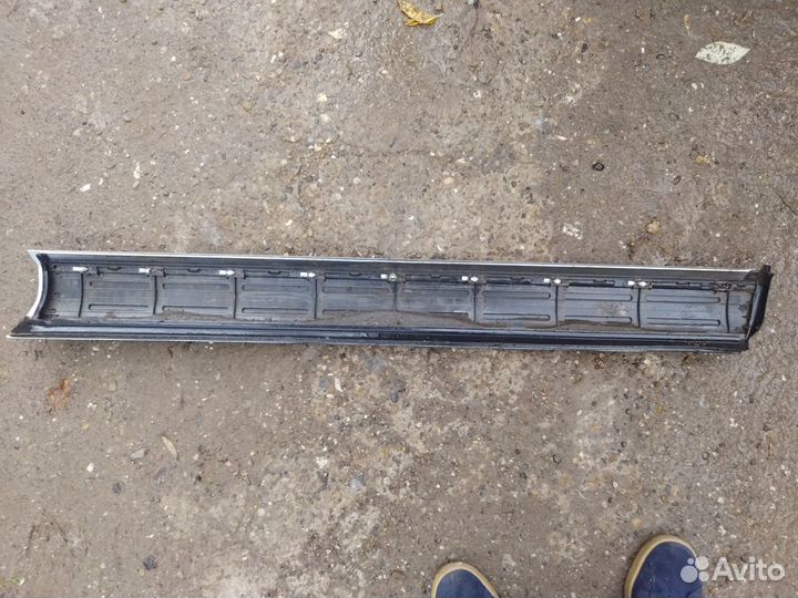 Молдинг двери передней левой Volkswagen Touareg 20