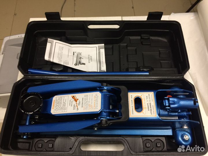 Домкрат подкатной 3т в кейсе