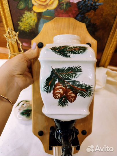 Кофемолка настенная фаянс винтаж