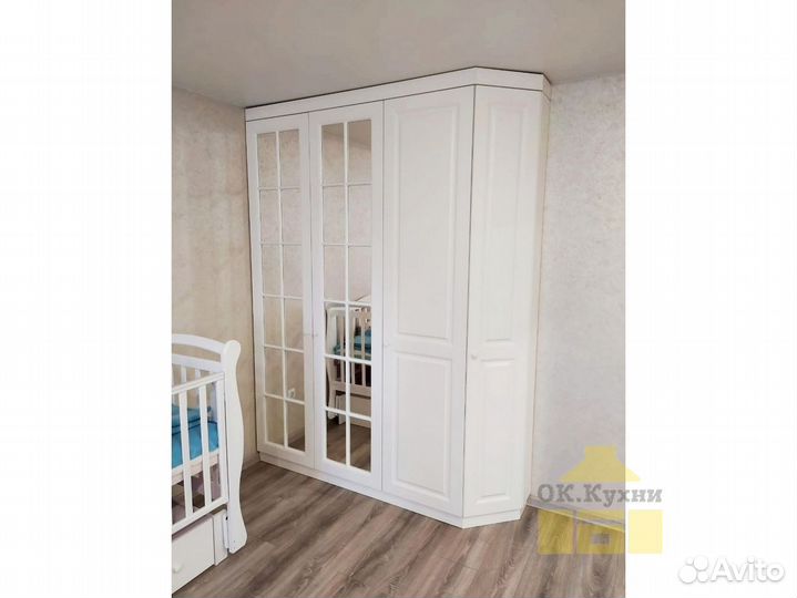 Дверный шкаф