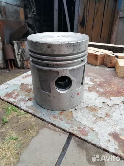 Продам поршневую