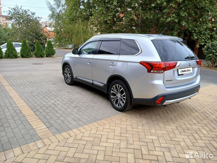 Mitsubishi Outlander 3.0 AT, 2016, 143 000 км