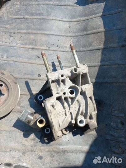 Корпус помпы Пежо Ситроен