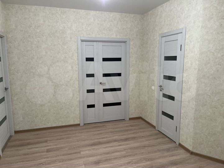 3-к. квартира, 93 м², 18/22 эт.