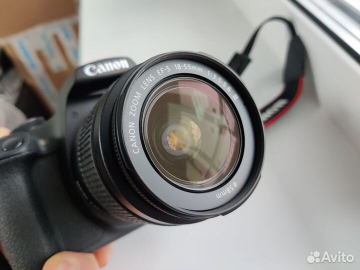 Зеркальный фотоаппарат Canon Eos 2000d Kit