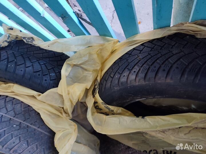 Bfgoodrich G-Force Stud 215/60 R16 99Q