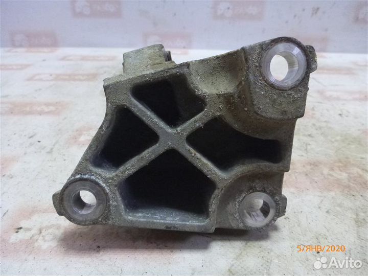 Кронштейн Renault Duster HSM F4R 2013