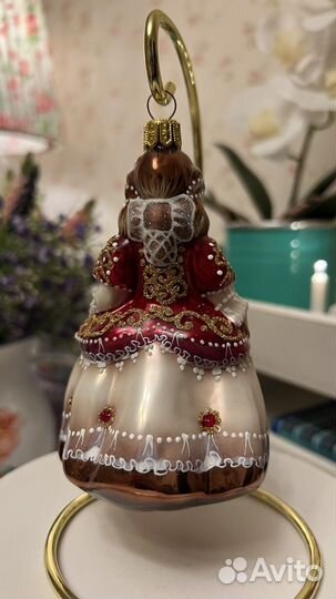 Елочная игрушка Ариель Дама в бордовом платье