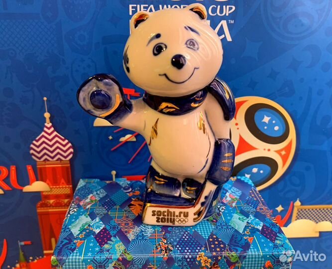 Мишка хоккеист (Гжель золото). Олимпиада Сочи 2014