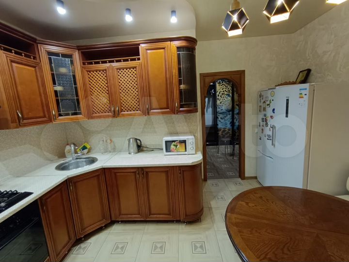 2-к. квартира, 75 м², 8/10 эт.