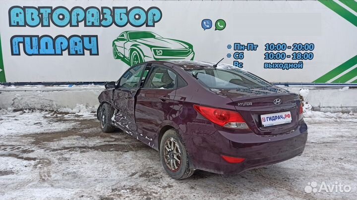 Педаль тормоза Hyundai Solaris 32800-1R210