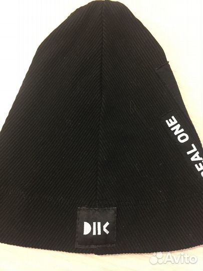 Новая шапка на малыша DNK