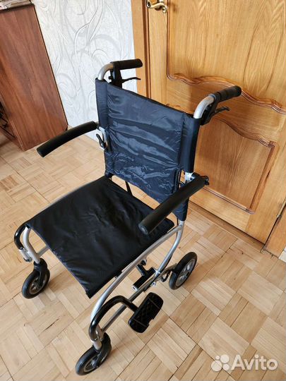 Инвалидное кресло-каталка