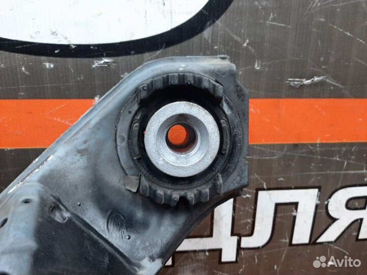 Балка поперечная задняя Mercedes-Benz C-Class W204