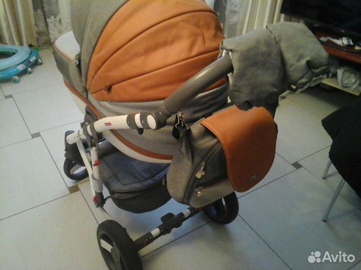 Модульная коляска movo