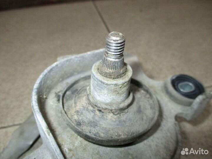 Трапеция стеклоочистителей Mitsubishi Outlander