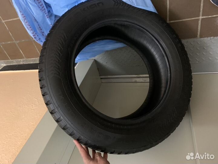 Nokian Tyres Hakkapeliitta 8 235/60 R17 106C