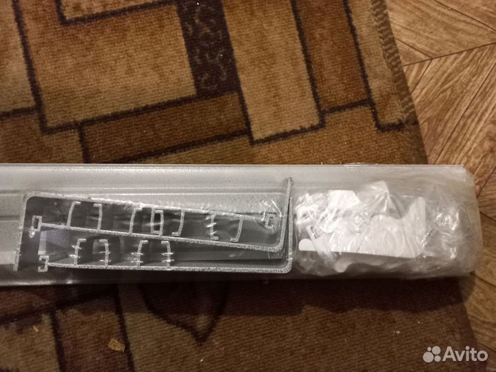 Продам новый карниз 3 метра