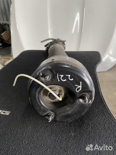 Пневмостойка передняя правая Mercedes Benz W221