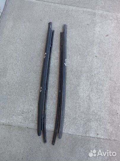 Jeep Grand Cherokee молдинг лобового стекла