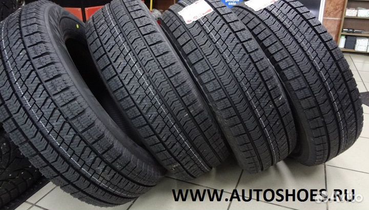 Bridgestone Blizzak Ice 215/50 R17