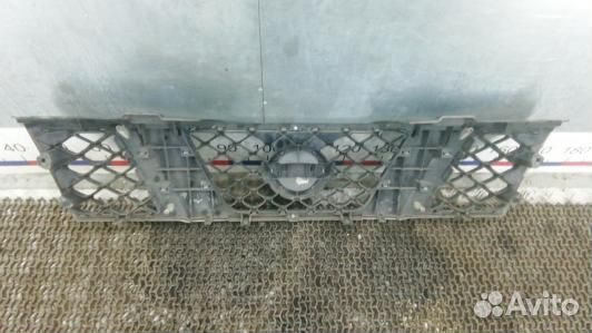 Решетка радиатора nissan navara D40 (DEA13G101)