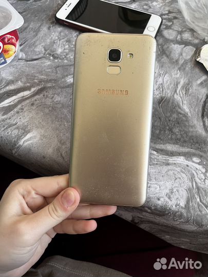 Samsung Galaxy A6, 4/32 ГБ